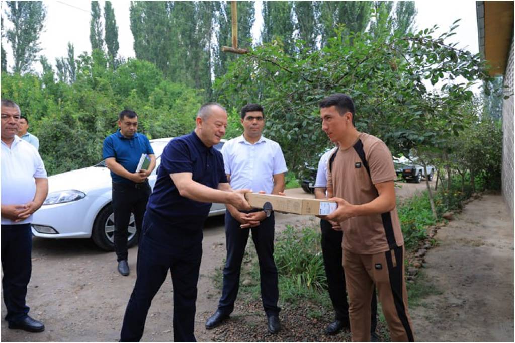 Sotuvchi ayol xijolat tortdi