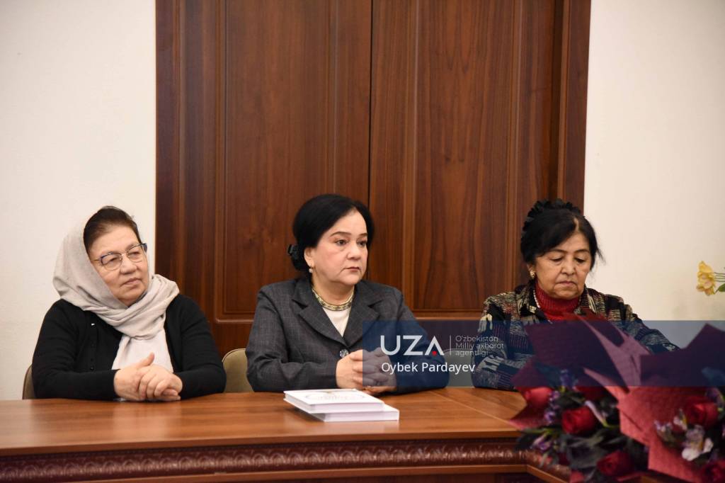 Katta kokrak porno galereyasi