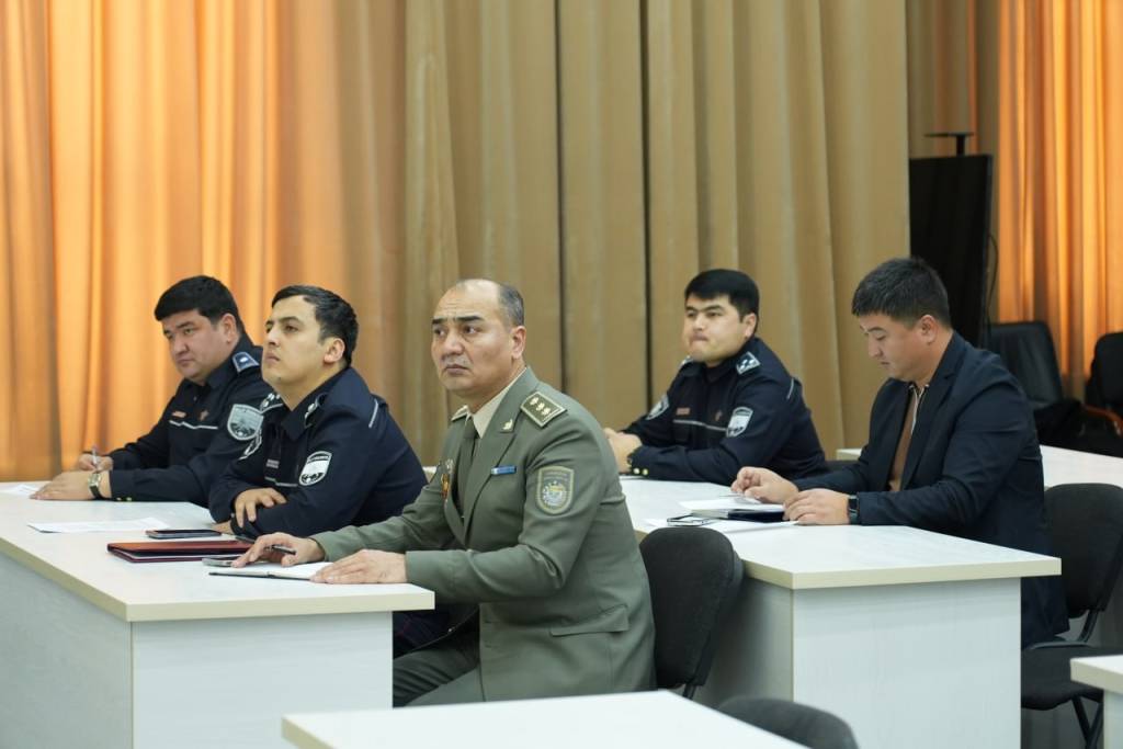 Ешларни оталиққа олиш. Аҳолини рўйхатга олиш фото. Ахолини руйхатга олиш 2023. Руйхатга олиш дафтари. Ешларни оталиққа олиш.