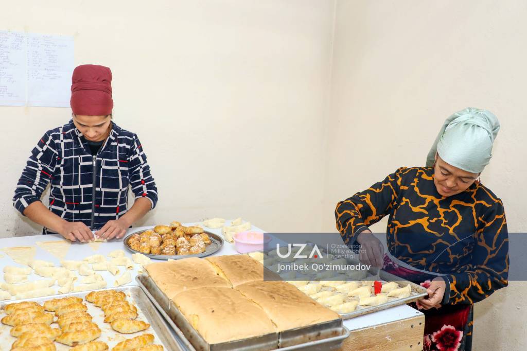 Uy sharoitida xotinlarning erotik fotosuratlari