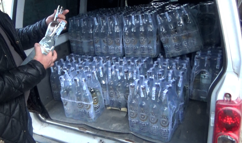 Qolda porno orqali orgazmga olib keldi Boysunuvchining xojayin bilan jinsiy aloqa qilishini tomosha qiling