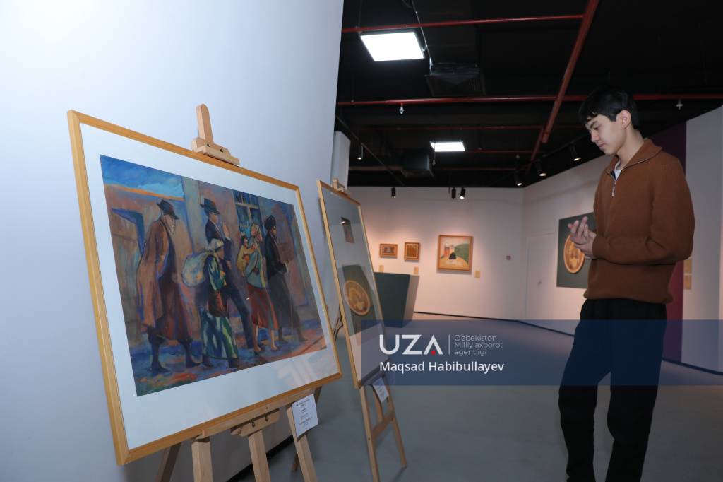 Qizlarda poshnali shahvoniy oyoqlar