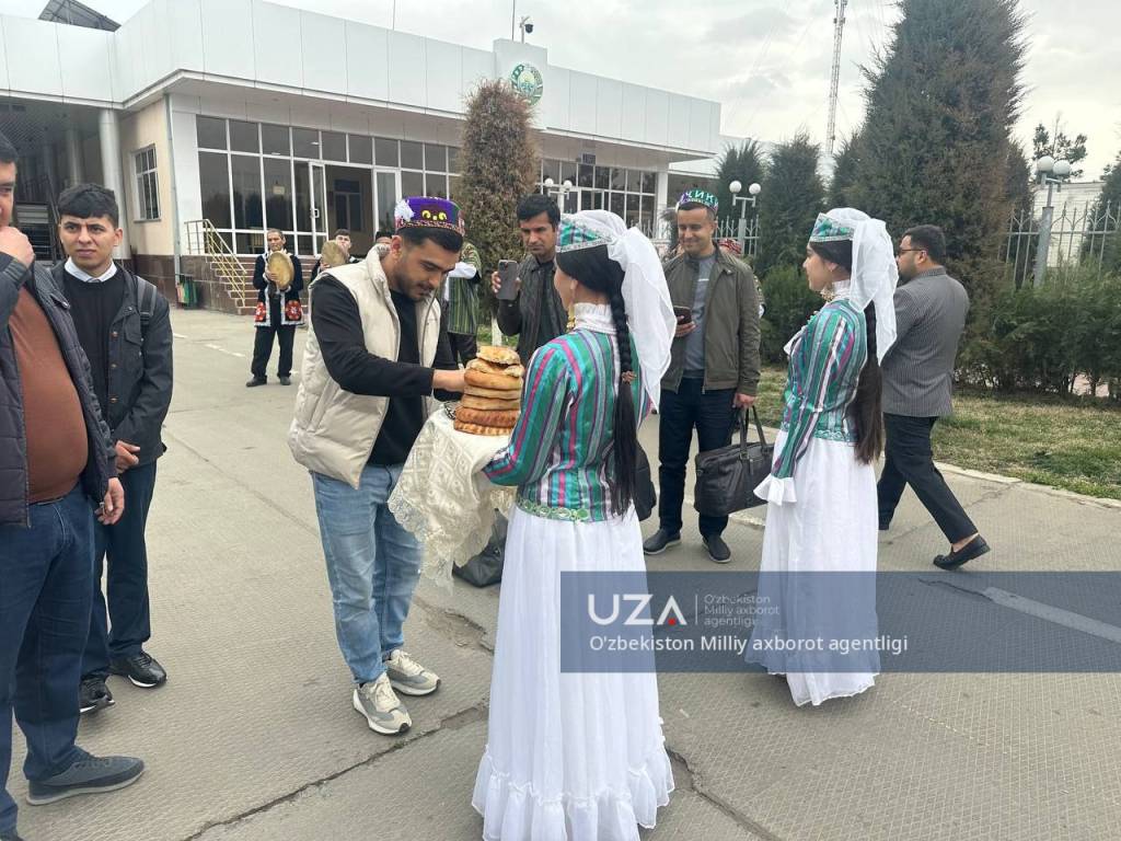 Qizlar chomilishda dick sorish Katta keksa ayollar porno rasmlar