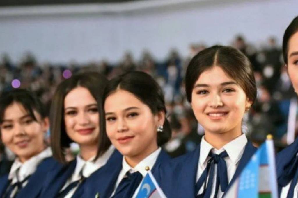 Video jinsiy aloqa er boshqa xotiniga keldi