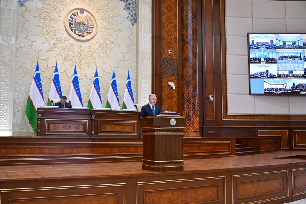 Давлат хизматчилари даромадини декларациялашга оид қонунни қабул қилиш вақти-соати келгани таъкидланди