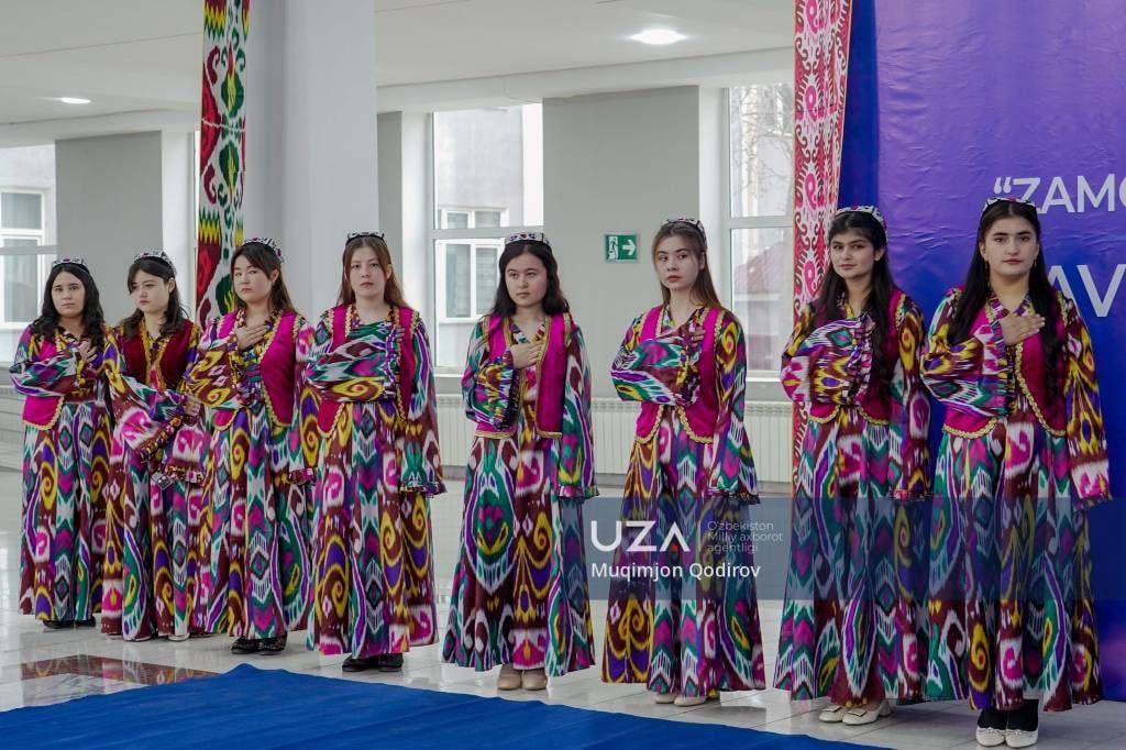 Jamoat transportida jinsiy aloqada bolgan rus qizlari Braziliyalik tranny onanizm