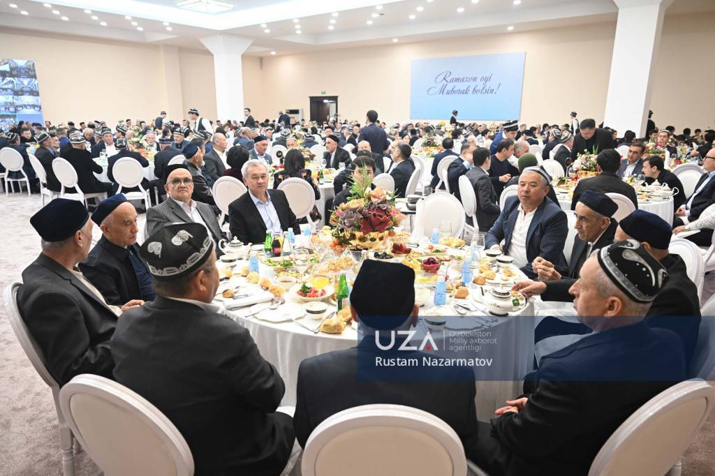 Бугун бўлиб ўтган ифторлик тадбиридан фоторепортаж