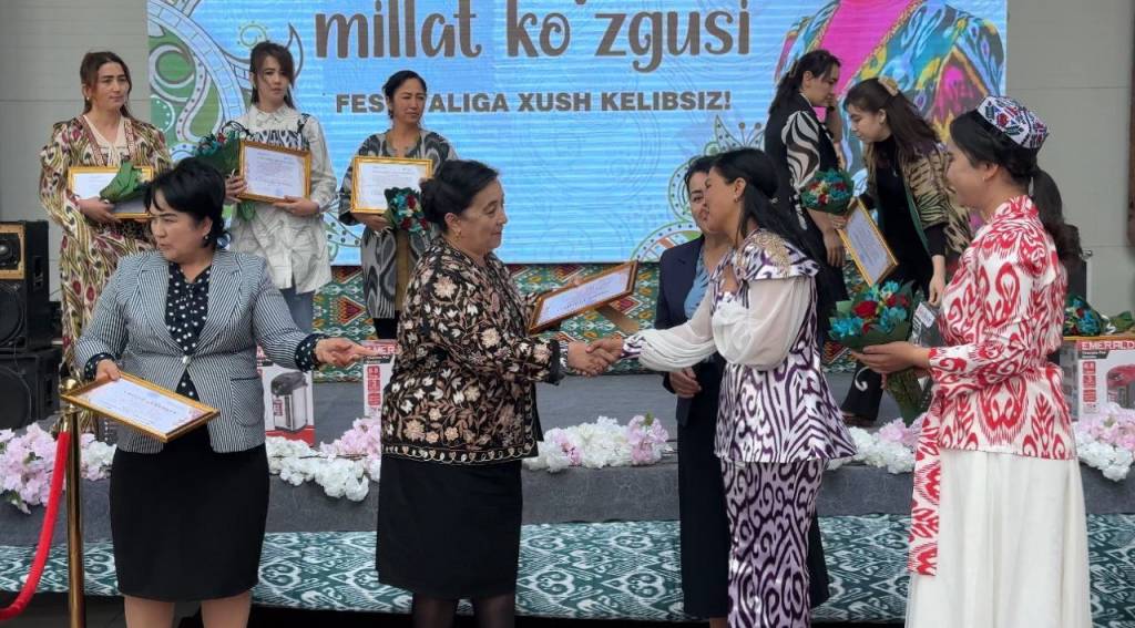 Kaltakesak bilan porno rasmlar