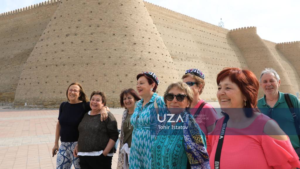 Ota qizini sikayotgan porno video