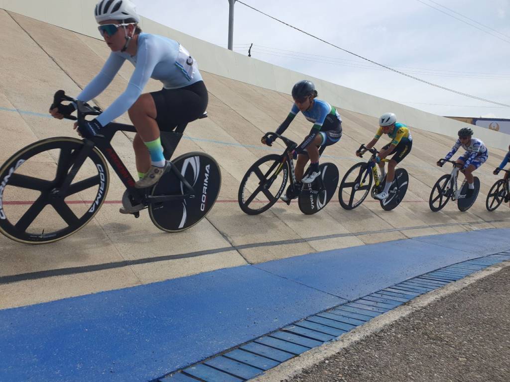 我校代表在“丝绸之路纳曼干”自行车赛中登上领奖台