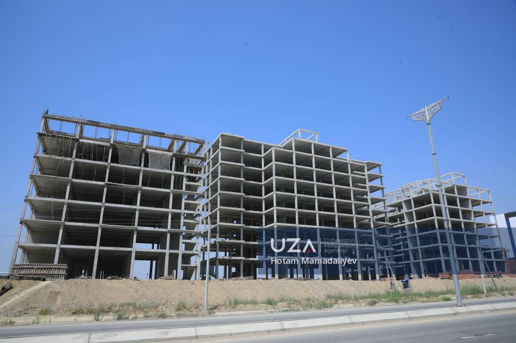 Qurilish maydonchasidagi surat