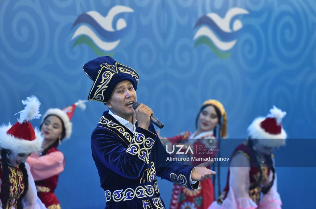 Busty ayollar bilan jinsiy aloqa onlayn video