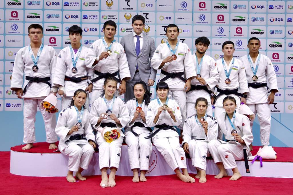 Молодые дзюдоисты страны успешно стартовали на престижных соревнованиях