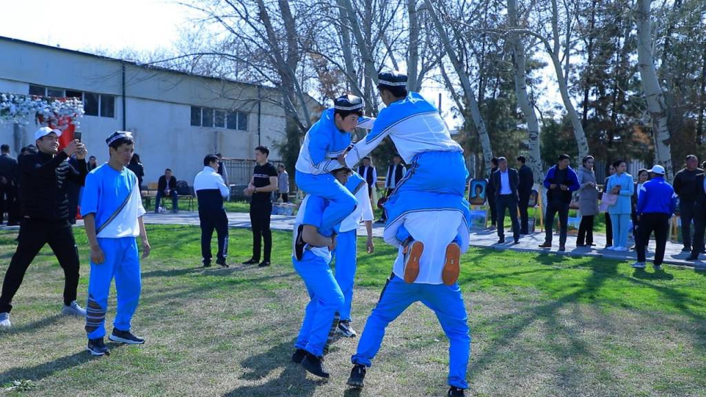 Vidya Balanning yalangoch surati Ot gif bilan jinsiy aloqa