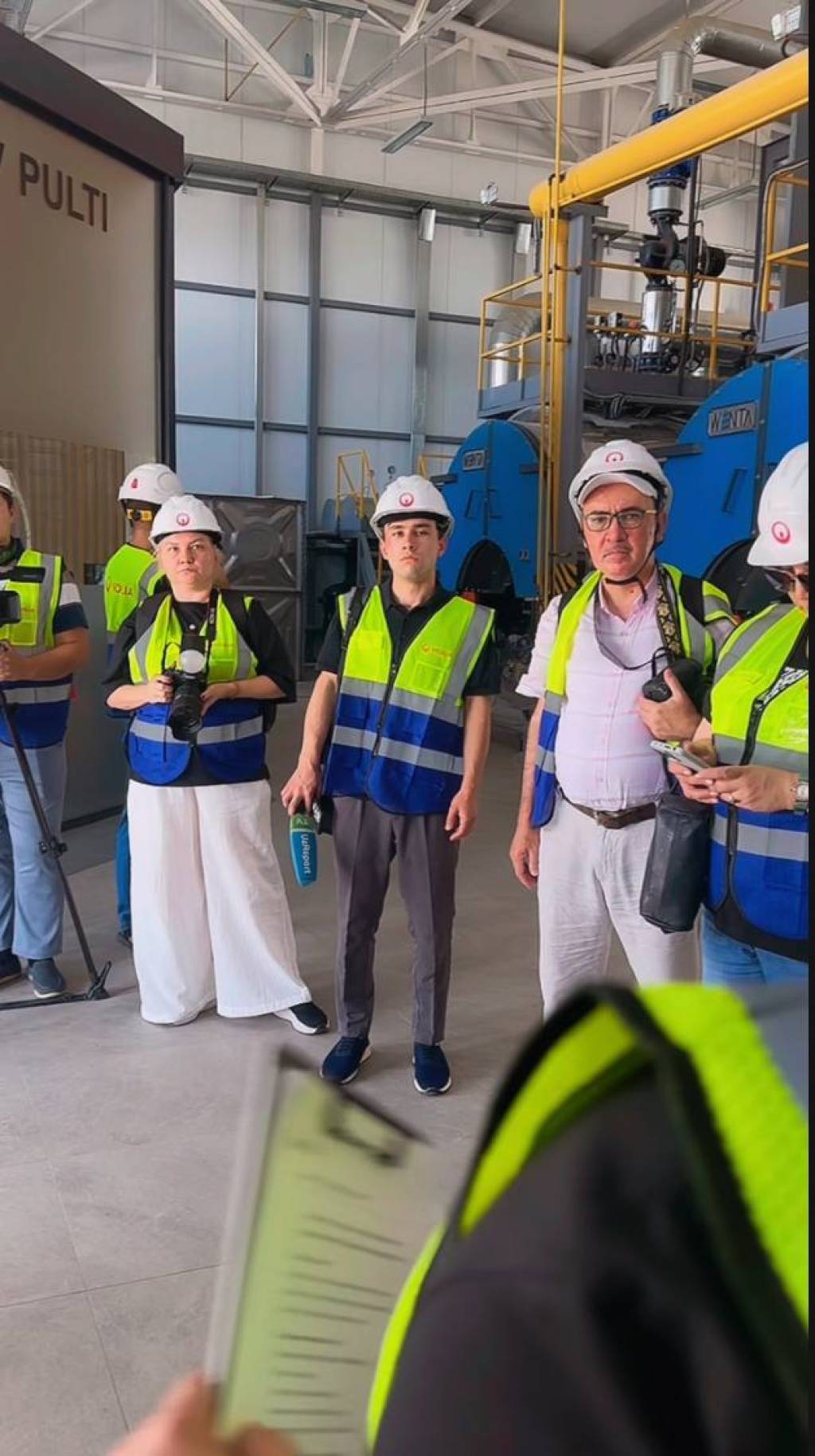 Yigit bilan porno suratga tushdi