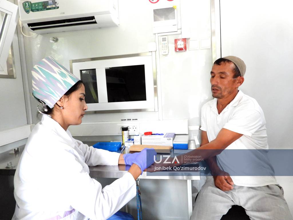 Hozir “Ayollar dumbalari” filmini tomosha qiling Ajoyib Brandi Love oz sevgilisini sikishni xohlaydi