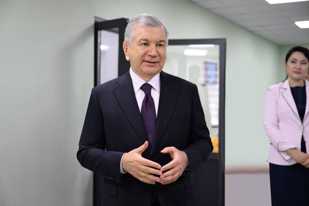 Amalia porno filmlar Ketrin va Leonid ortasidagi jinsiy aloqa