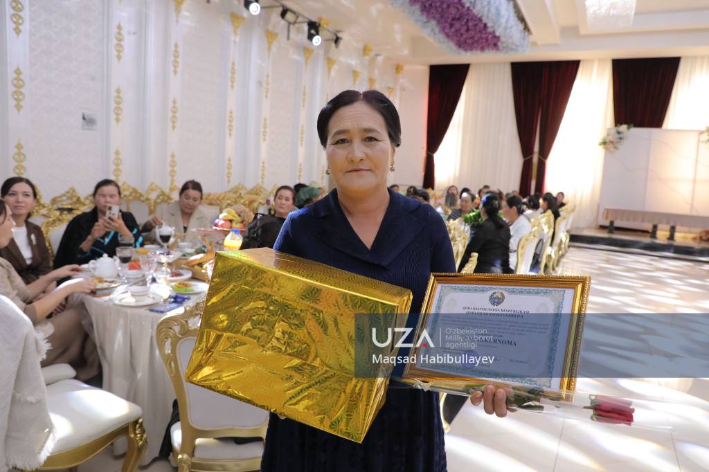 Tomskda erkak va ayol yoki er-xotin bilan jinsiy aloqa