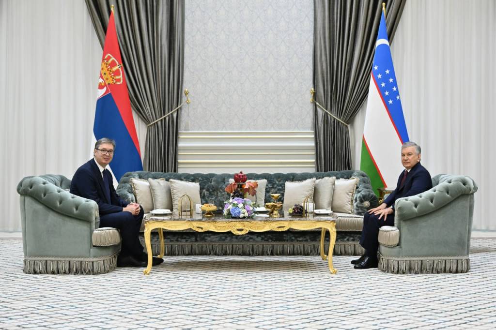 Орыс актрисалары фильмдерде жалаңаш (видео)