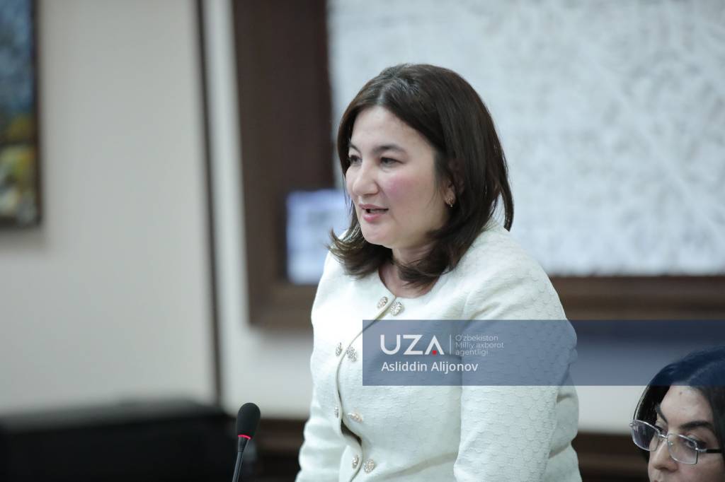 Qoshni pornosi (ruscha tarjimasi)