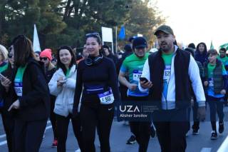 “Samarkand Marathon-2025” халқаро хайрия марафонининг асосий бaҳслари давом этмоқда