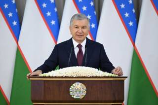 Президент: мен шифокор эгнидаги оқ либосни нафақат касб белгиси, балки Ватанга чексиз садоқат рамзи деб биламан