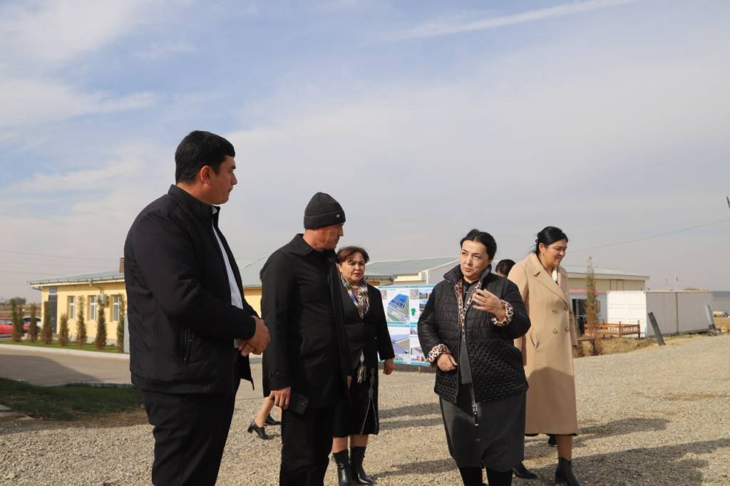 Katta kokrakli qizni sikish