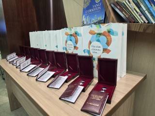 “Ўзбекистон касаба уюшмаларининг 120 йиллиги” эсдалик нишони ўз эгаларига топширилди