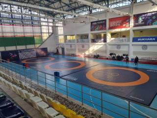 Юнон-рум курашчилари мамлакат чемпионатида баҳслашмоқда