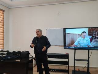 Венгриялик олимдан маҳорат дарслари