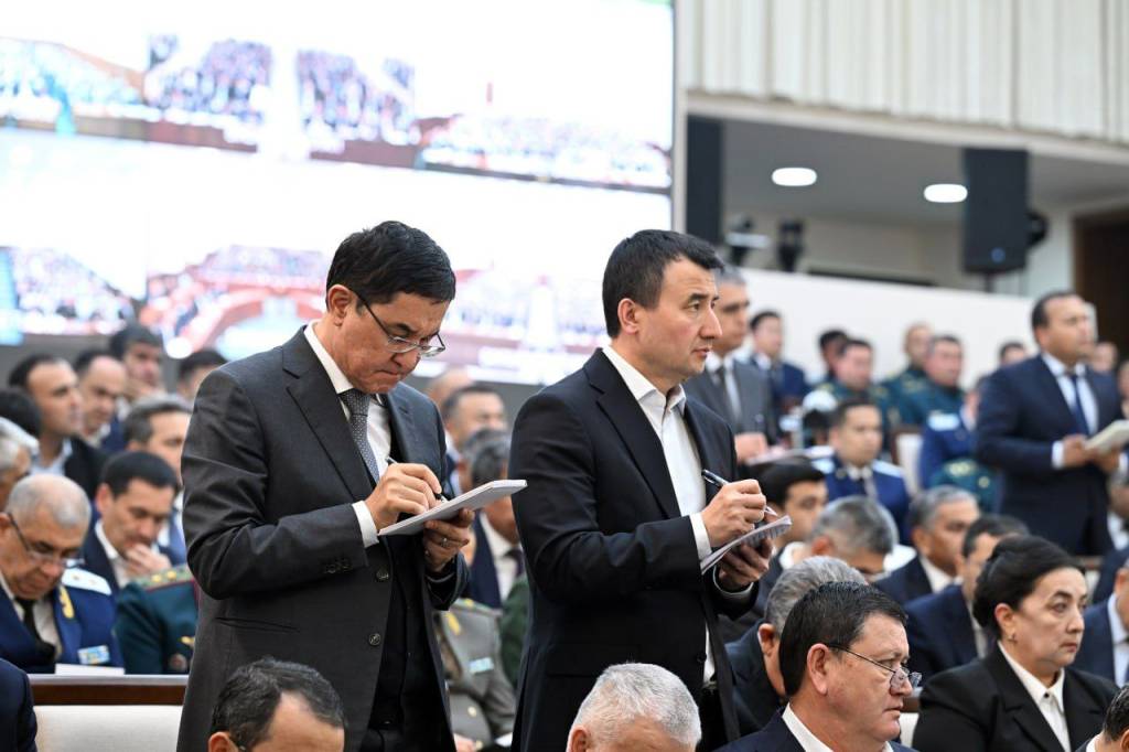 Тадбиркорлик ва сервис инфратузилмасини ривожлантириш муҳокама қилинди