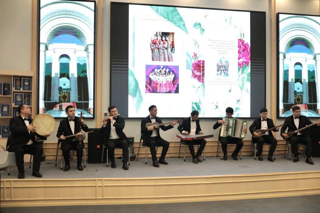 Ансамбль «Бахор» – годы неустанного творческого поиска