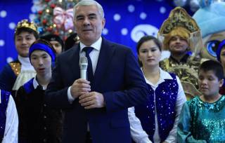 Болажонларга “Президент совғаси” топширилди