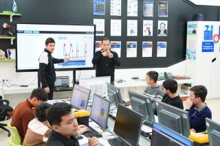 该共和国已开始以包容性信息技术营的形式开展活动