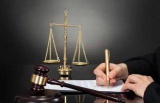 Аёл ва болани молхонада сақлаб, таҳқирлаган шахслар озодликдан маҳрум этилди