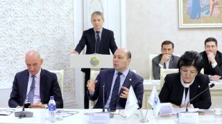 Ота боласига ўз исмини фамилия сифатида бериши мумкинлиги назарда тутилмоқда