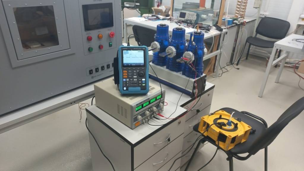 Ученые создали уникальный генератор напряжения до 25 кВ