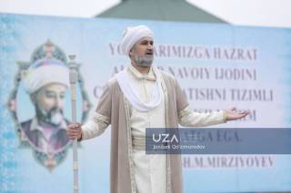 Навоий закосига таъзим қилинди