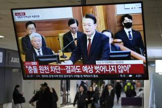 Сеул: собиқ президентнинг суди жонли эфирда узатилади