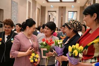 “Илм ва аёл: барқарoр жамият сари” мавзусидаги ҳафталик бошланди