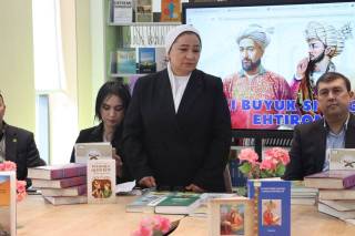 Улуғ сиймоларга эҳтиром