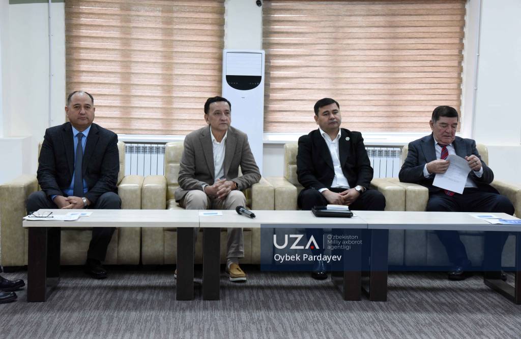 Шеъриятимизни халқаро миқёсда тарғиб этаётган шоирдан янги китоб