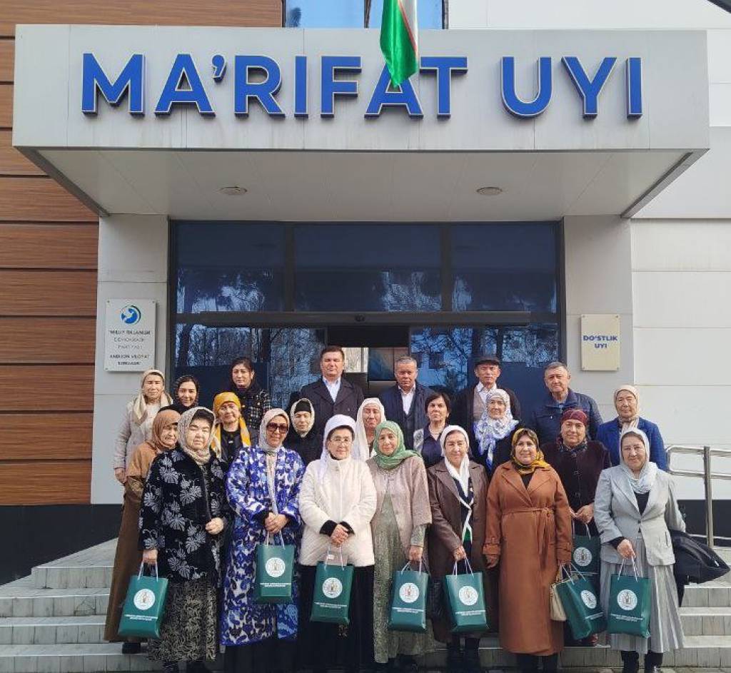 Почтение – почетным женщинам-журналистам