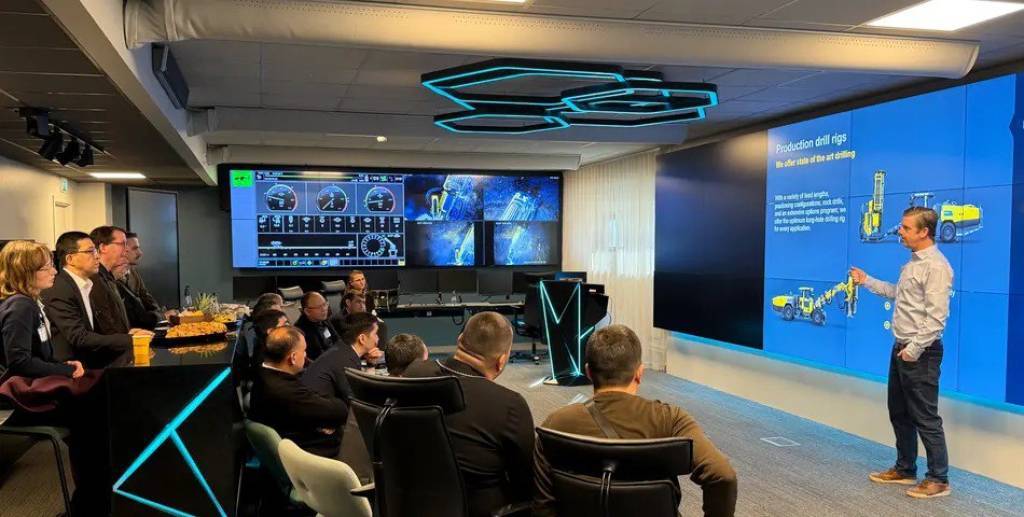 Делегация Узбекистана - в  Швеции