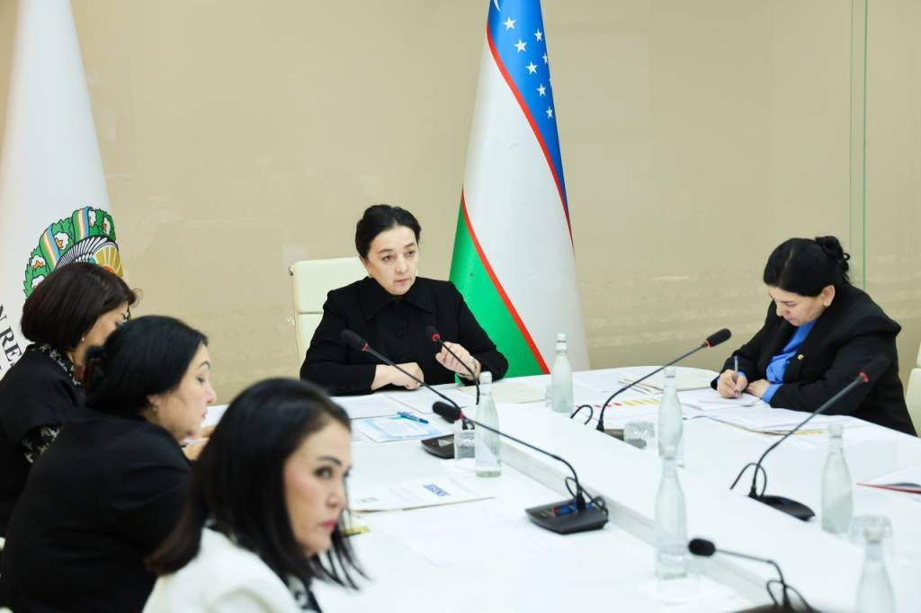 Ayollar va oilalar farovonligiga oid dolzarb masalalar muhokama etildi