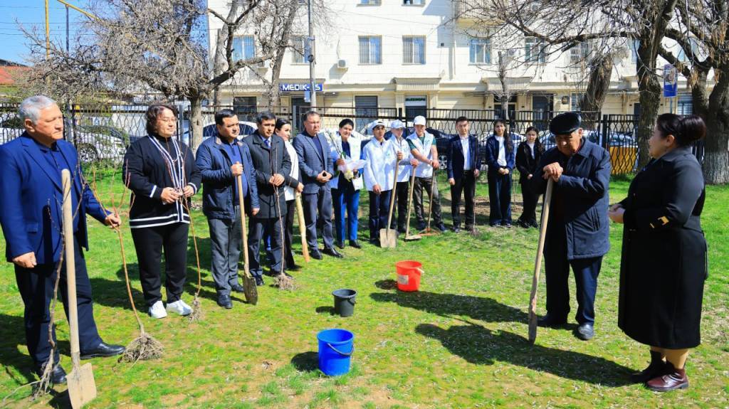 Сенаторы приняли активное участие в хашаре