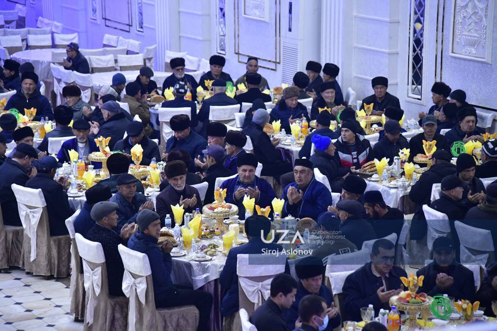 Ифторлик дастурхонида эзгу тилаклар билдирилди