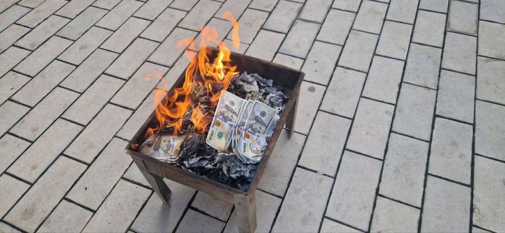 МИБ: сохта пуллар ва сифатсиз маҳсулотлар йўқ қилинди