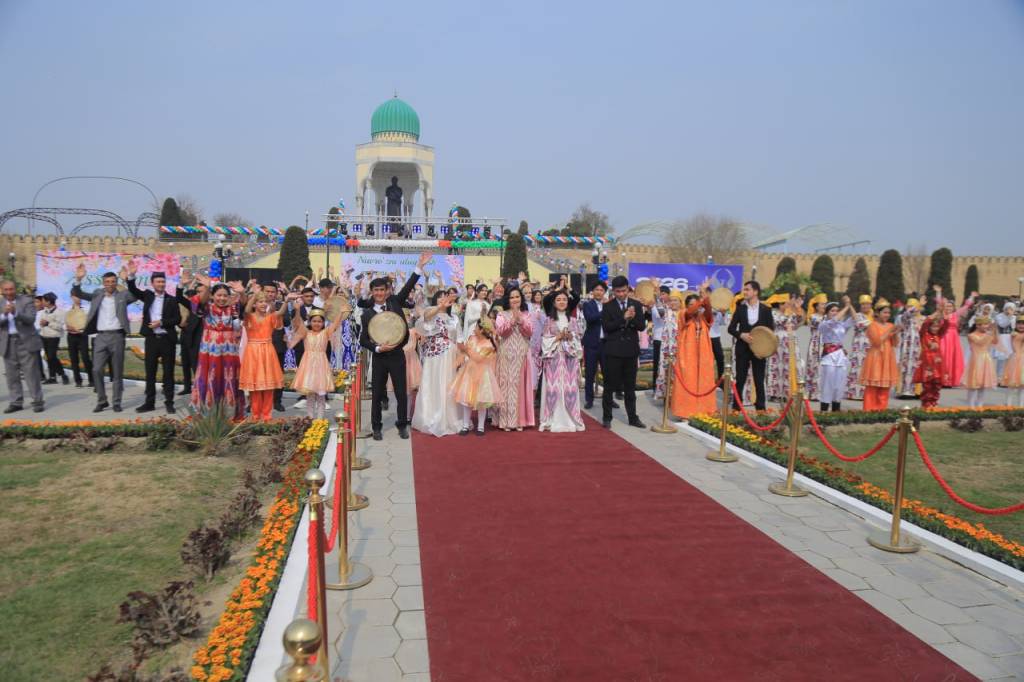 Bayram har bir xonadonga kirib bordi