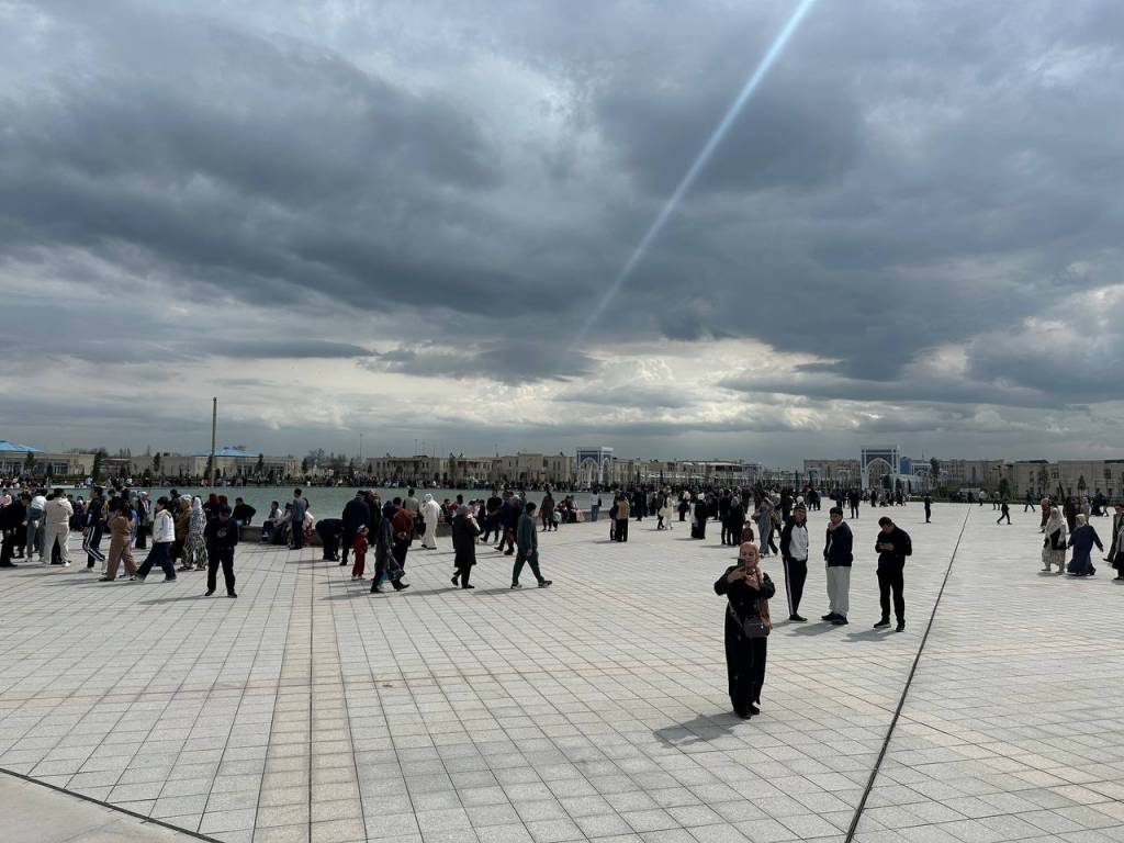 Тўрт кунда Самарқандга 292 мингга яқин сайёҳ келди